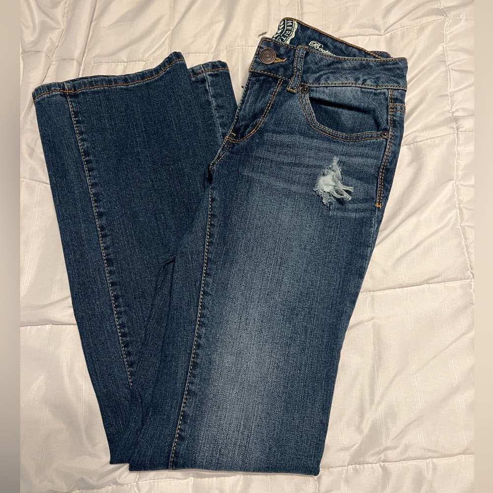 Super cute Y2k low rise flare dark wash jeans 👖✨✨